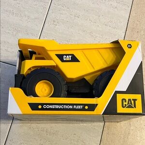 NEW 🆕 CAT Construction Fleet Toy Truck - Yellow 10.5 inch Realistic Play